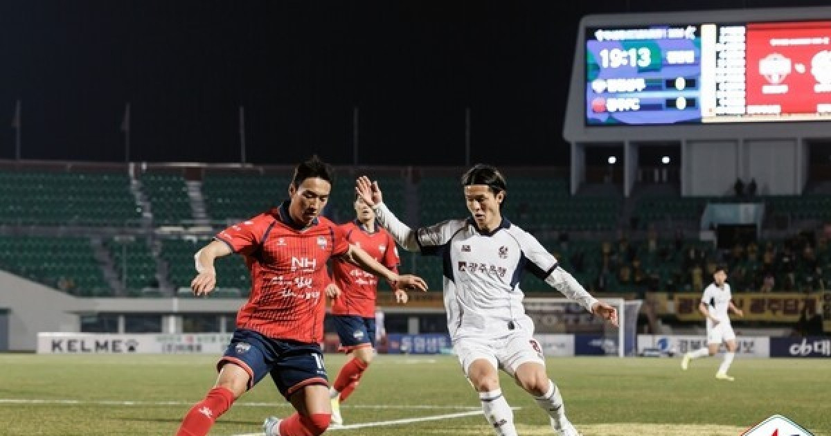 [K리그1 4R] '프리드욘슨 첫 골' 광주∙수적열세 극복한 김천, 1-1 무승부로 4연속 무패