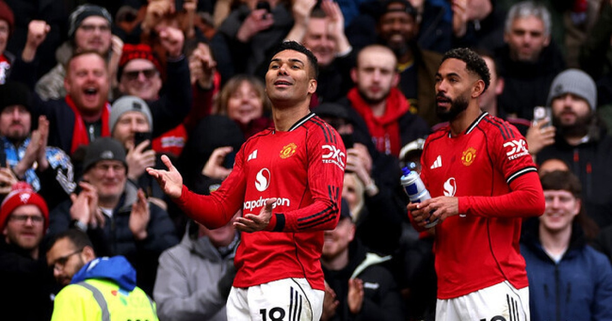 “카세미루 재계약은 없다” BBC 보도에도...맨유 동료들은 “1년만 더 뛰자”