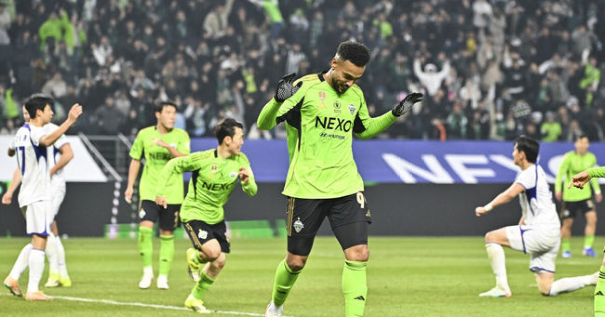 '이승우 0.9골' 전북, 안양 상대 2-1 승리...'정정용호', 안방서 리그 첫 승리 성공 [오!쎈 현장]