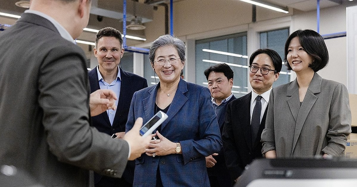 네이버 사옥 둘러보는 리사수 AMD CEO와 최수연 대표