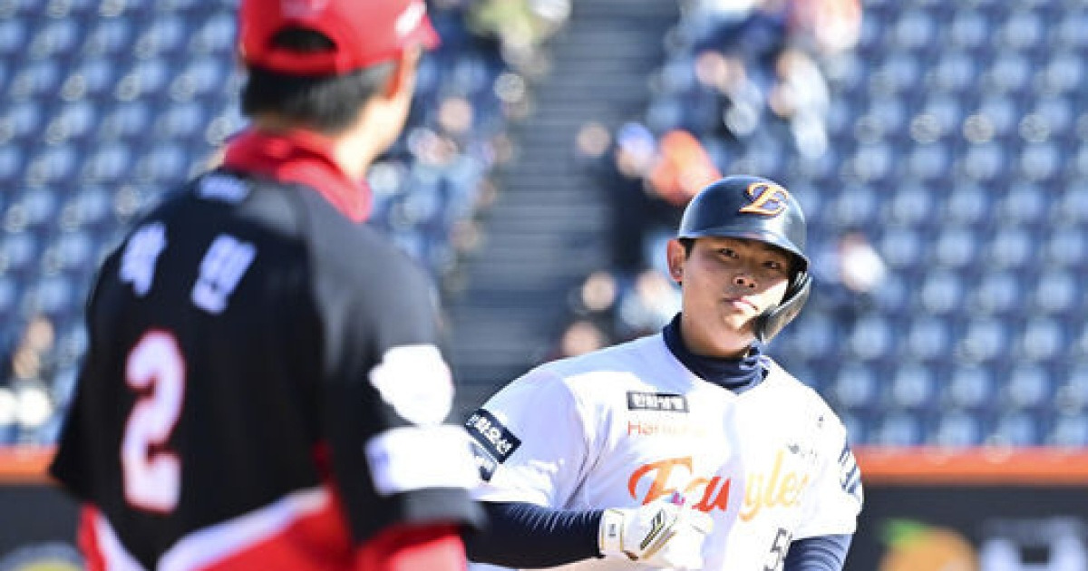 한화 '타격의 팀' 맞죠? 홈런 맞은 만큼 칩니다…'허인서 동점포→김태연 끝내기포' KIA에 7-5 짜릿한 뒤집기승 [대전 리뷰]