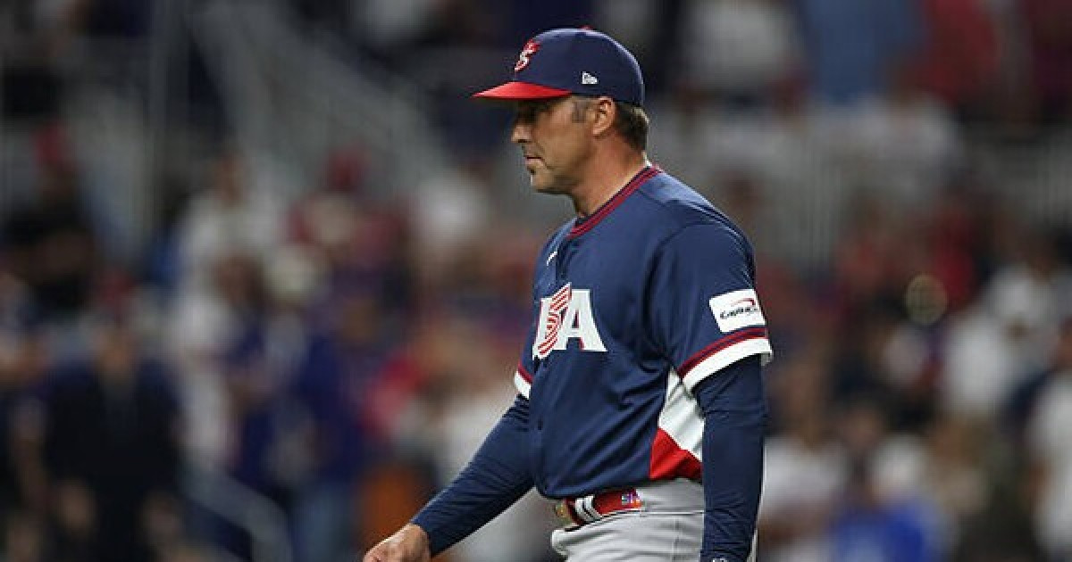 '영구 추방하라' 부글부글 들끓는 美, "수천 명의 사람이 해임을 요구하고 있다"...데로사 감독 향한 분노 대폭발