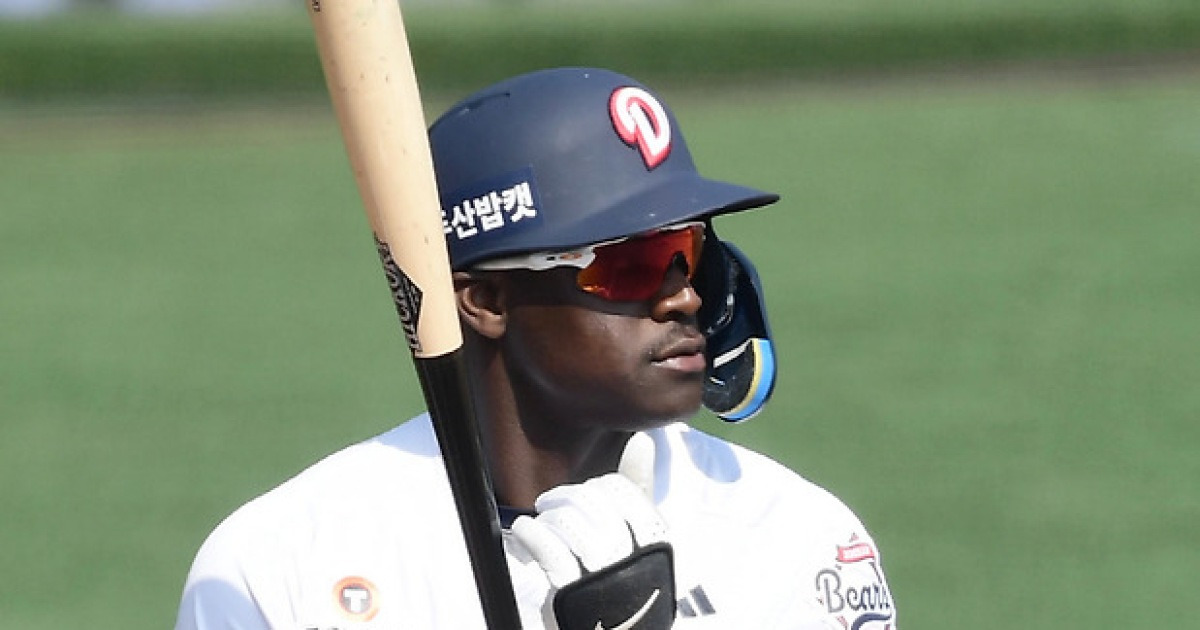 사직 백스크린 직격, 비거리 135m 실화냐...카메론 2G 연속 홈런, 두산 설렌다 [부산 현장]