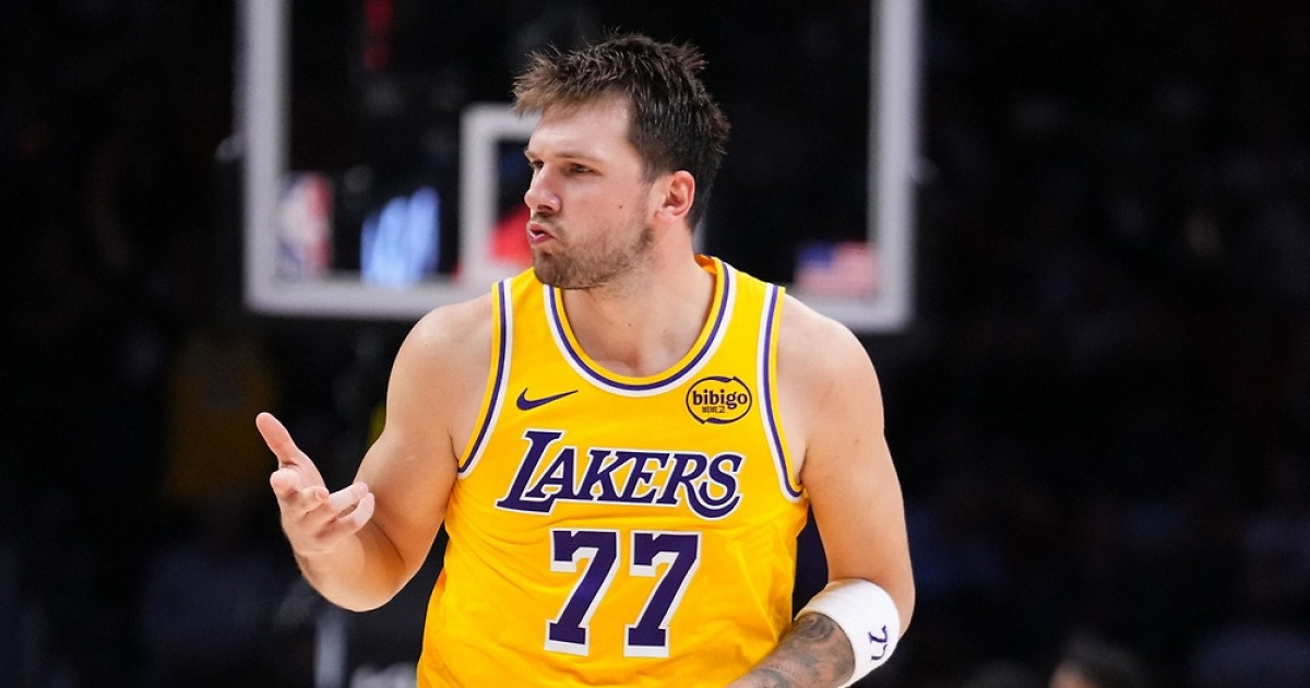 ‘이틀간 100점’ 돈치치, 득점왕+MVP 다 보인다···마이애미전 60점, 10년 전 코비 이어 레이커스 기록