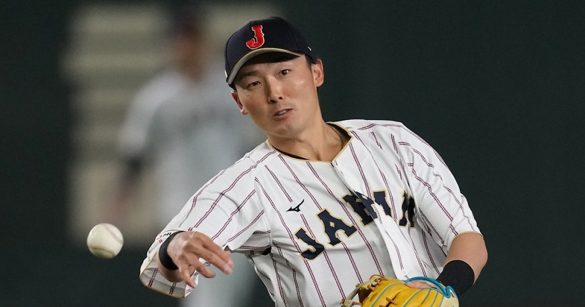 韓 야구, 올림픽 진출 대형 호재…'WBC 5할 맹타' 日 붙박이 유격수 대표팀 전격 은퇴→"프리미어12 안 나간다, 이젠 응원하고 싶은 마음"