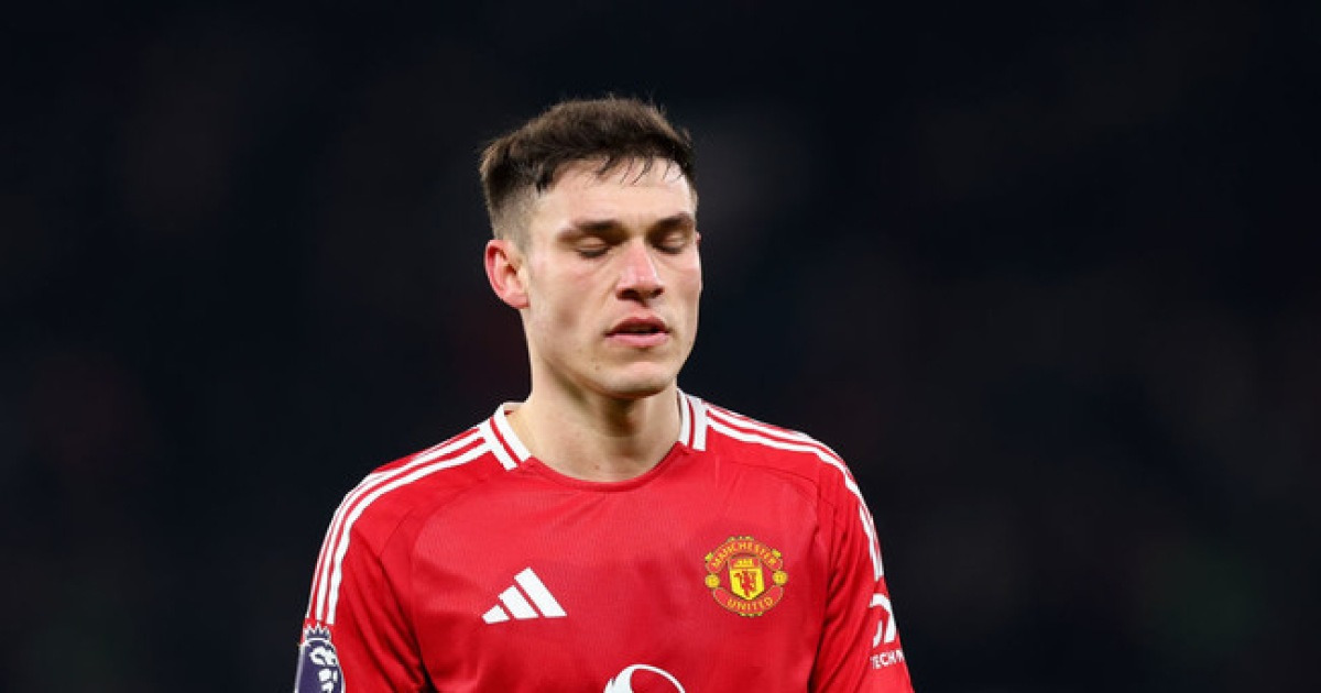 맨체스터 유나이티드 '애물단지' 된 '후보 MF', 이별 코앞..."이번 여름 떠날 가능성 크다"