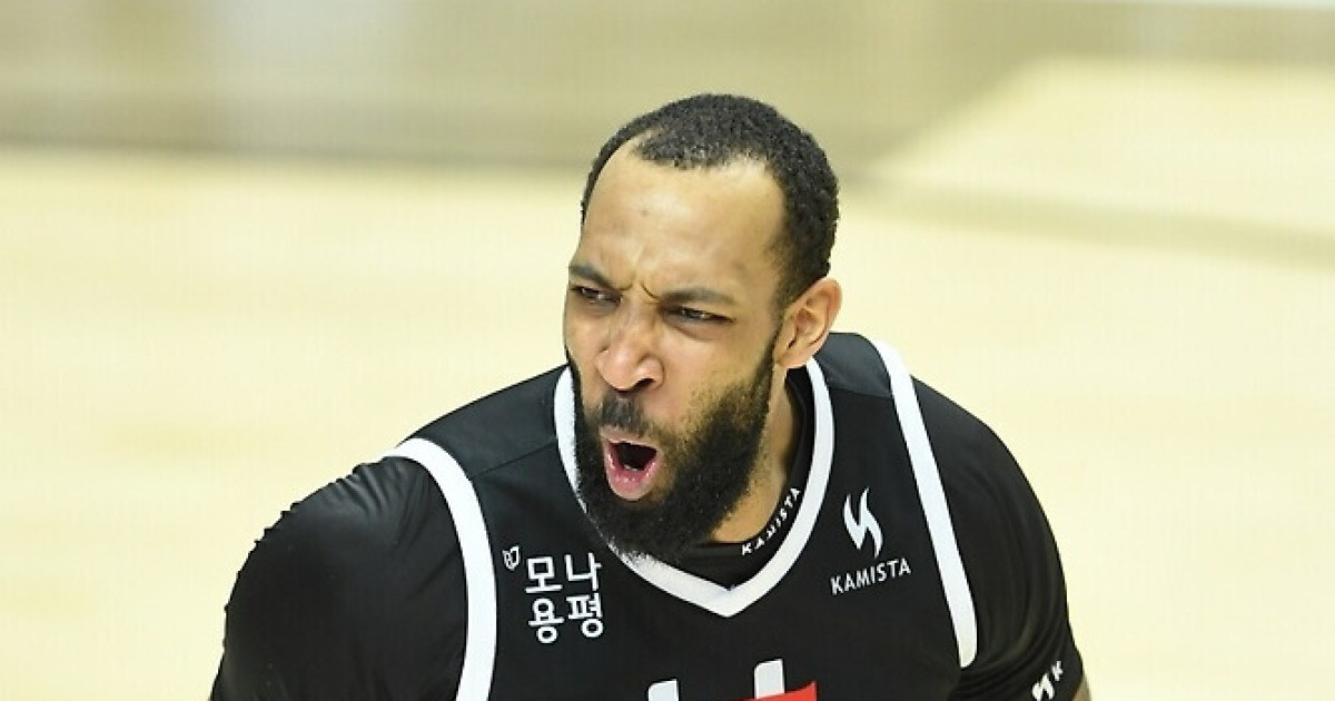 [화보] KT 2차 연장 접전 끝, 84-82로 한국가스공사에 승리