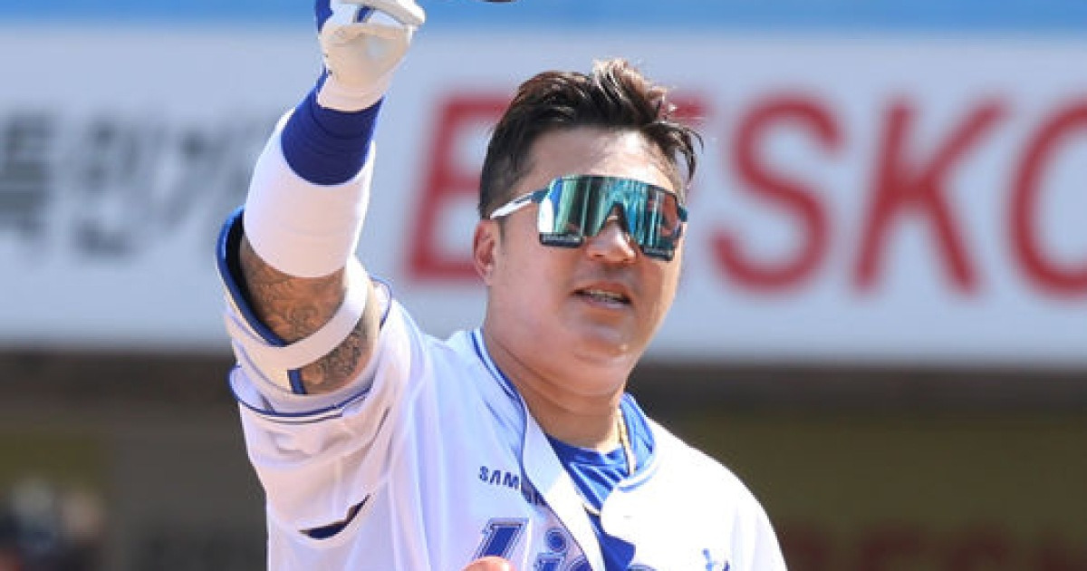 "와~" 관중 환호 터지자 헬멧 벗고 폴더 인사...10년 만에 돌아온 최형우, 라팍 울린 순간 [오!쎈 대구]