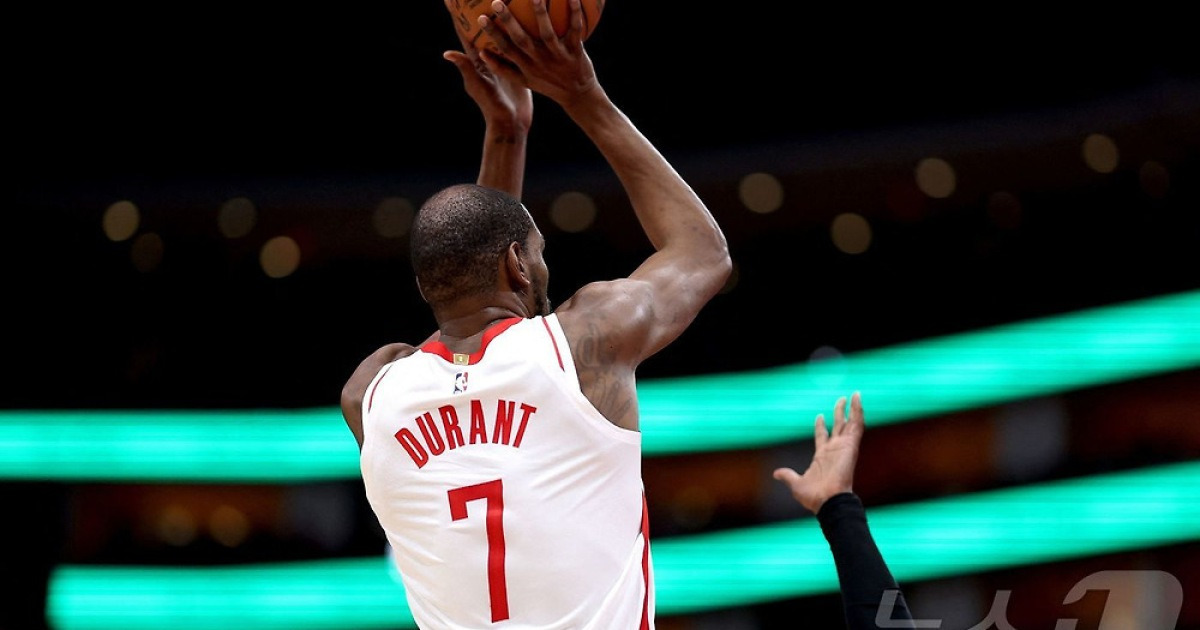 듀랜트, '농구 황제' 조던 넘어 NBA 통산 득점 5위 '3만2294점'