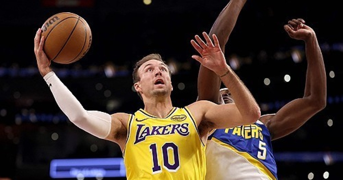 ‘이적생 케너드 위닝 3점슛’ LAL, 접전 끝에 올랜도 제압···9연승 신바람