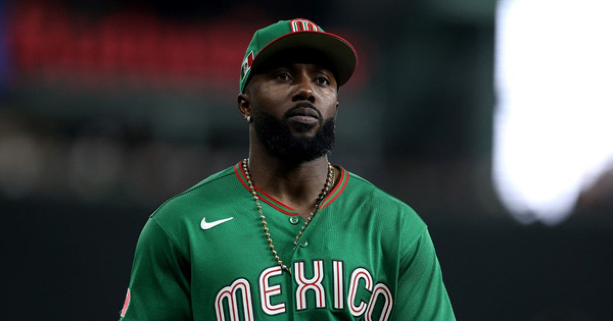 “롤리한테 사과했어” 아로자레나, ‘악수 논란’에 뒤늦은 해명