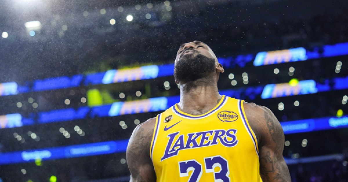 ‘NBA 역사 새로 쓰는’ 르브론 제임스, 이번엔 ‘역대 최다 경기 출전’ 신기록