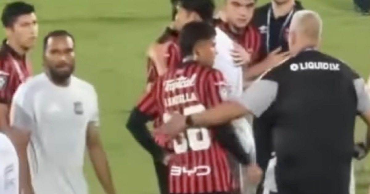 “분노 폭발 이유 있었다” 손흥민 쓰러뜨린 그 장면…가해자의 황당 변명, "옷 잡으려다 날렸어"