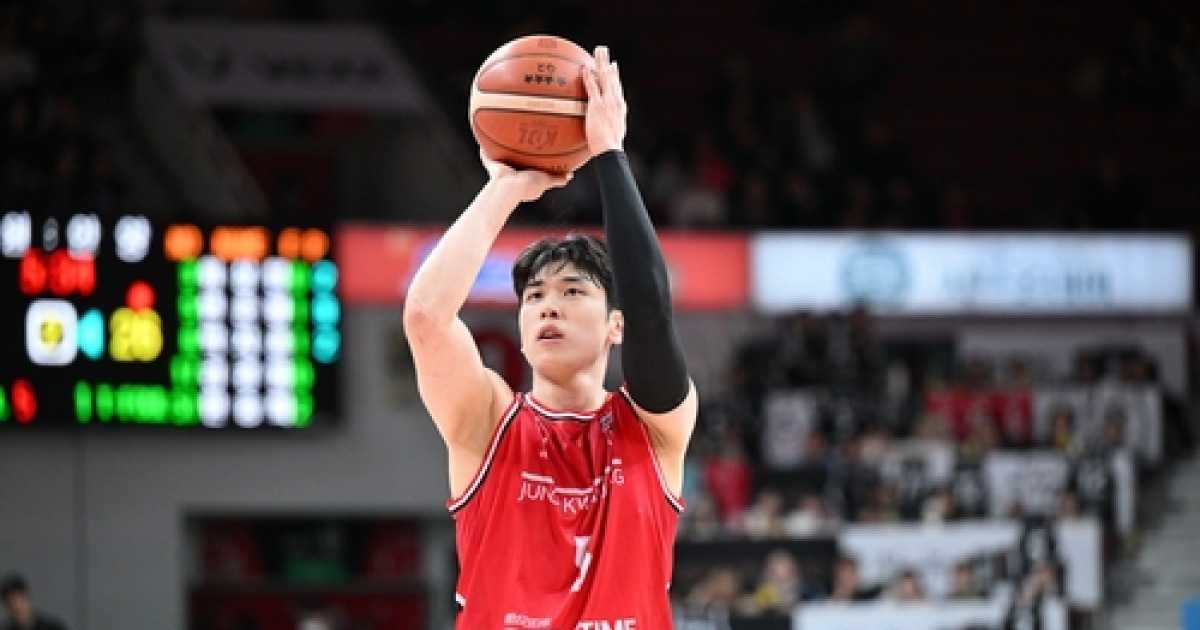 프로농구 정관장, kt 제물 삼아 단독 2위로…변준형 20점(종합)