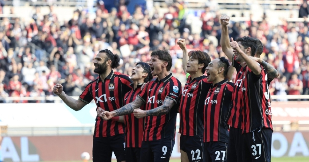 ‘서울의 봄’ 열렸다… 43년 만에 첫 개막 4연승 포효