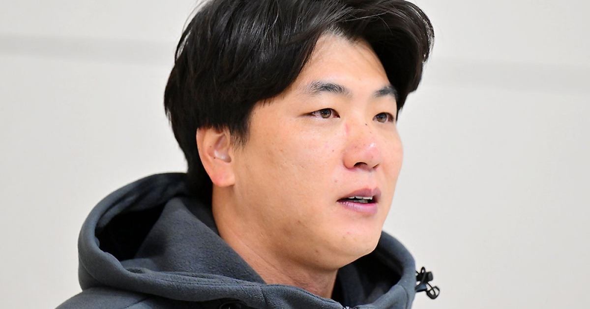 "수술 결정" 김광현 사실상 시즌 OUT…'ERA 0.90' 1차지명 좌완 영건, 어깨 더 무거워졌다