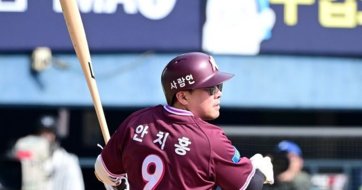 타율 1할7푼2리→한화에서 버림받은 72억 베테랑, 3할 맹타로 이 악물었다…한화와 개막전 기대되네