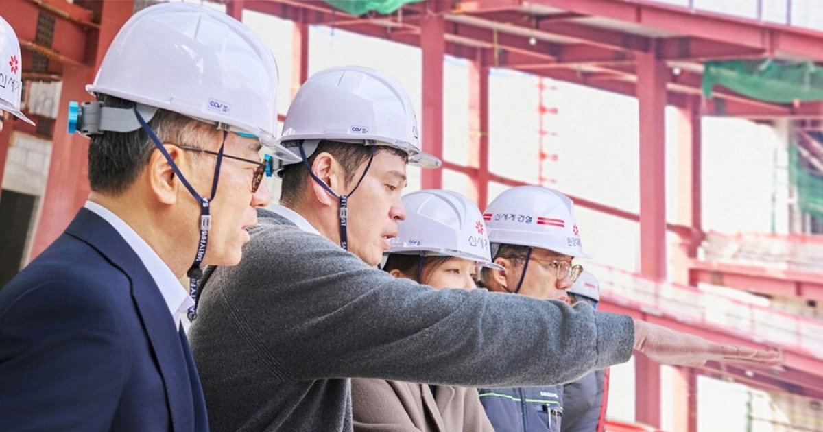 정용진 회장, 스타필드 청라 공사 현장 찾았다…"안전제일, 세계 최고 품질 갖출 것" 당부