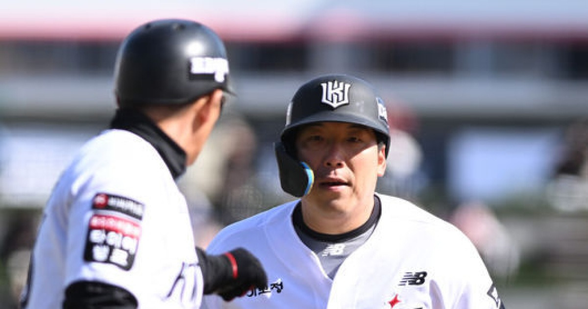 “김현수 매일 아침 6시30분 출근, 집이 서울인데…” 38살 베테랑에 3년 50억 전액 보장, 파격 베팅 다 이유가 있었다