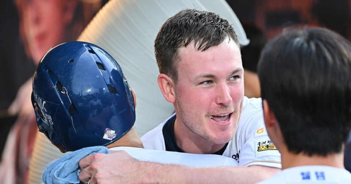 '초비상' 쓰러진 NC 다승왕 에이스, 대체선수 어디서 찾나...설마 울산 '日 3인방'이 타깃 될까