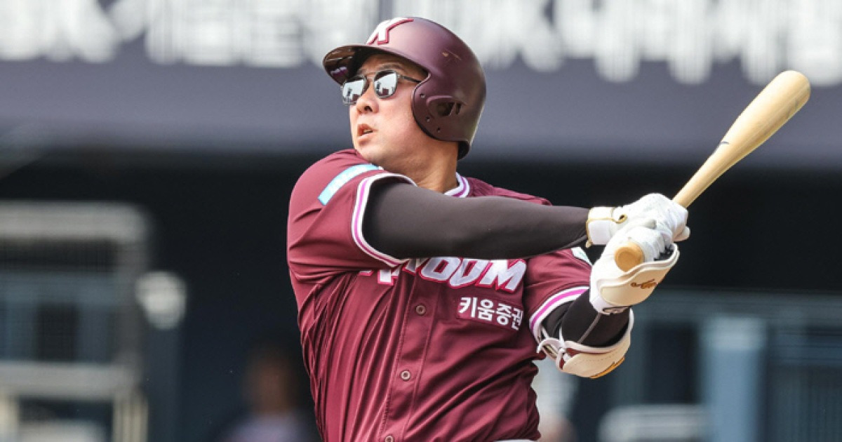 한화가 뒤늦게 땅을 치고 후회할 노릇… ‘키움 이적’ 안치홍, 시범경기 타율 0.341 2홈런 10타점