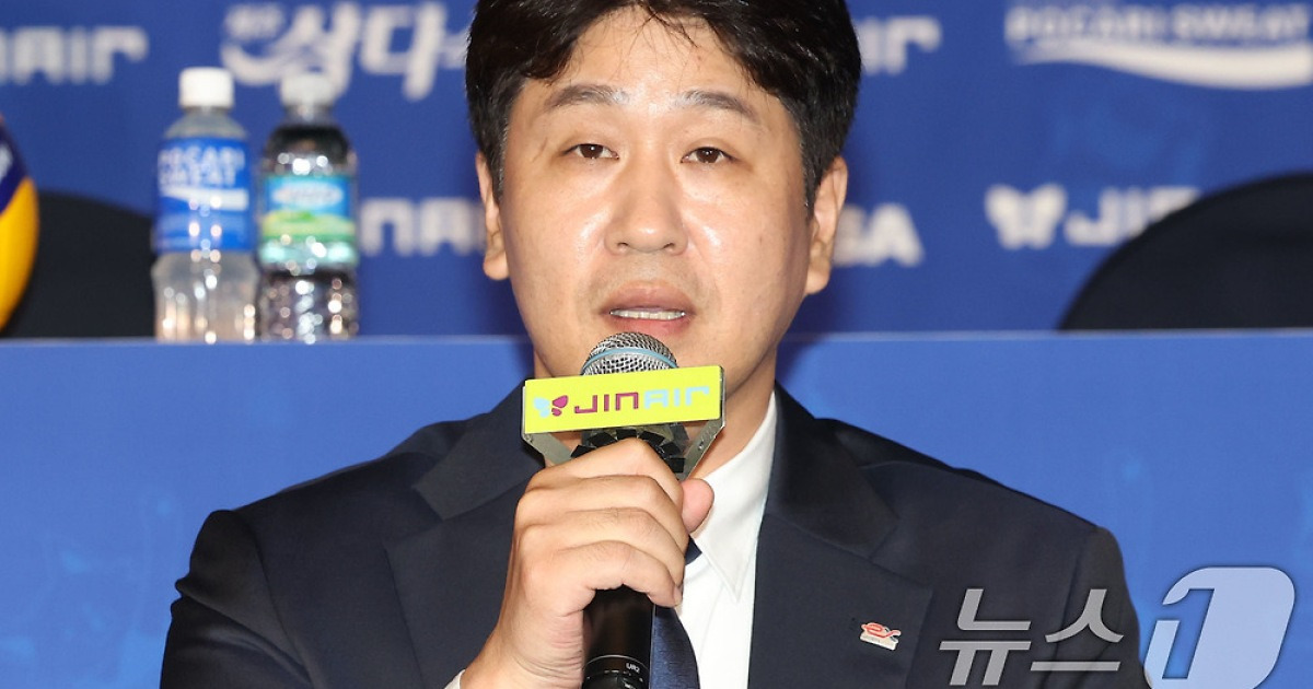 '정규시즌 1위' 도로공사, 김종민 감독 전격 경질…대행 체제로 챔프전