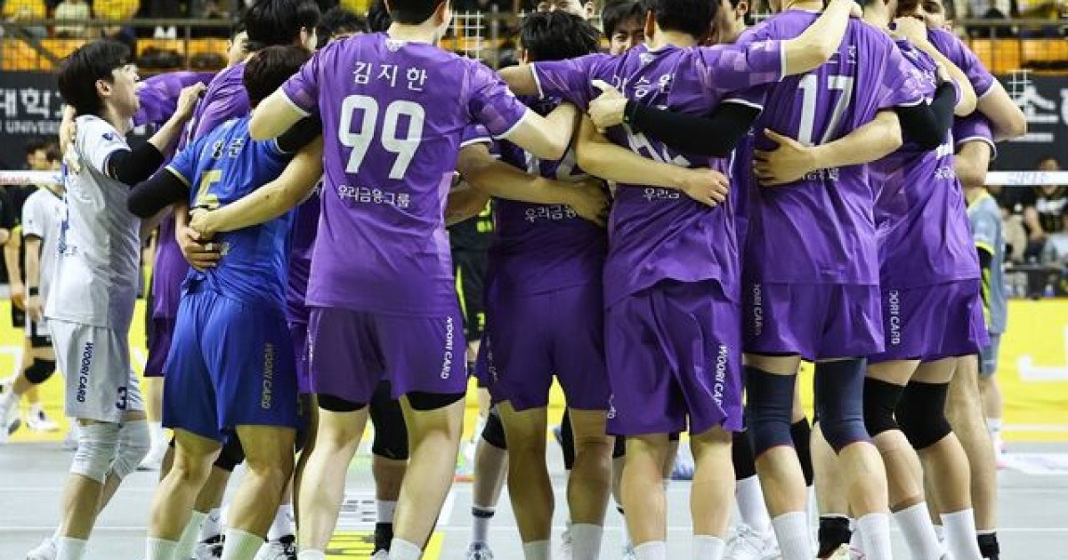 박철우 매직 또 통했다… 우리카드, 2년 만에 PO 진출