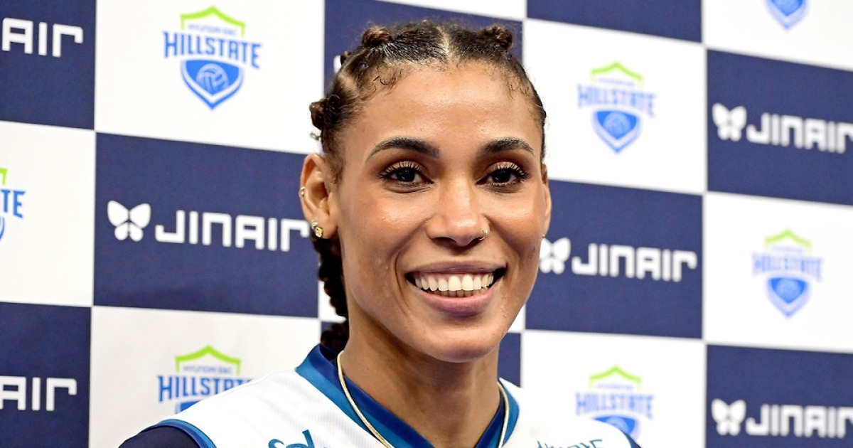 '봄 배구 2경기 연속 40득점 이상' 실바 "2차전서 끝내겠다"