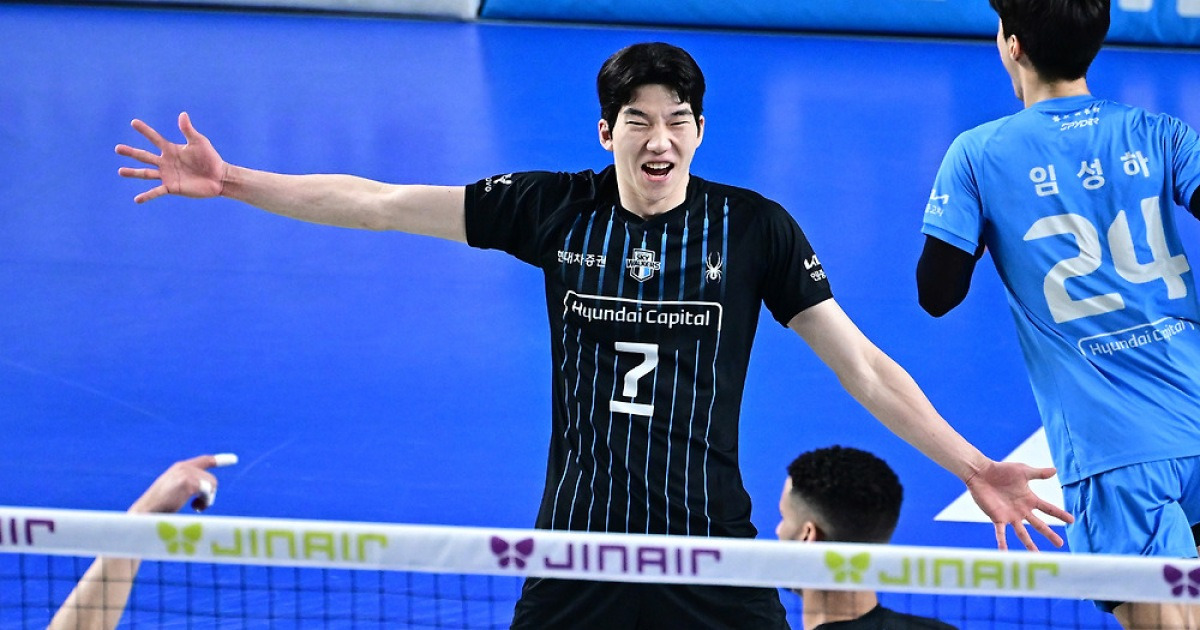 '허수봉 27점' 현대캐피탈, 우리카드와 PO 1차전 0-2→3-2 뒤집기