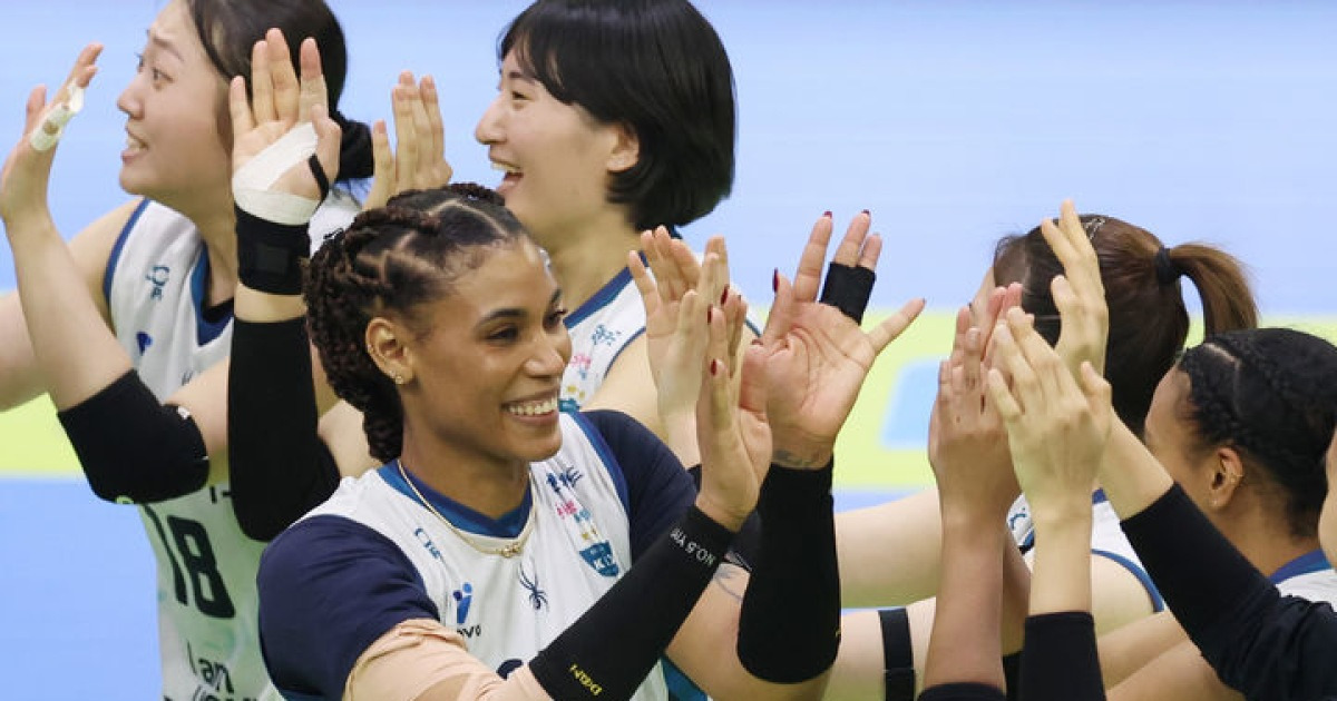 '봄 배구 2경기 연속 40득점 이상' GS칼텍스 실바 "나는 슈퍼우먼"