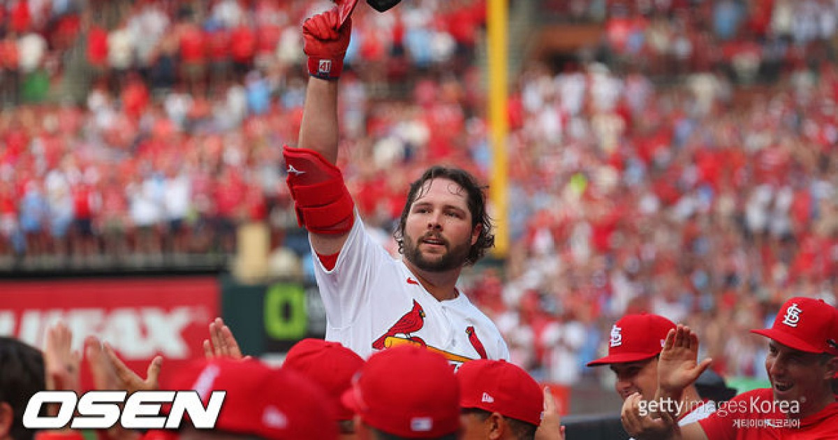 개막전부터 이래도 돼? '1-0→1-7→9-7' 짜릿한 역전극 주인공인데, 왜 "미안하다" 했을까