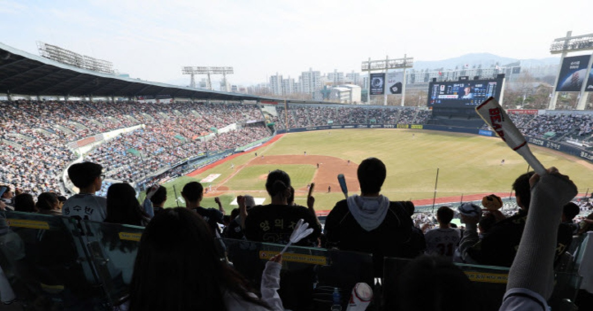 4년 연속 전 구장 매진·최다 안타 강민호, 개막전 기록 쏟아진다