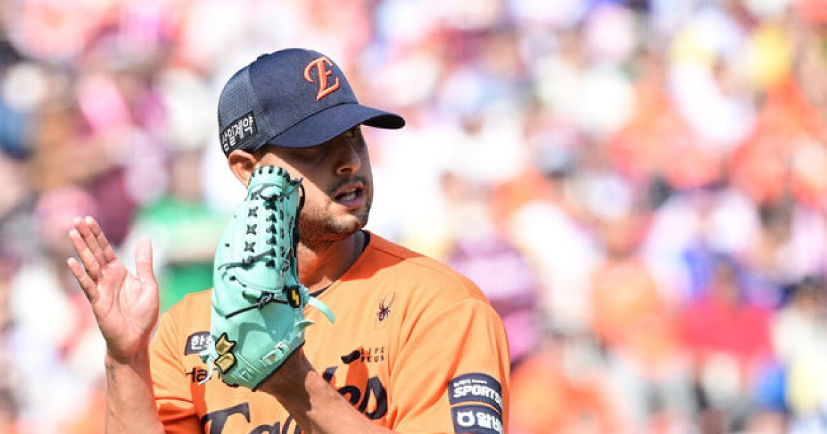 폰세와 아름다운 이별 불가능한가, 한화 새 외인 KBO 데뷔전서 4사사구 4실점…94구로 5이닝 못 버텼다 [오!쎈 대전]