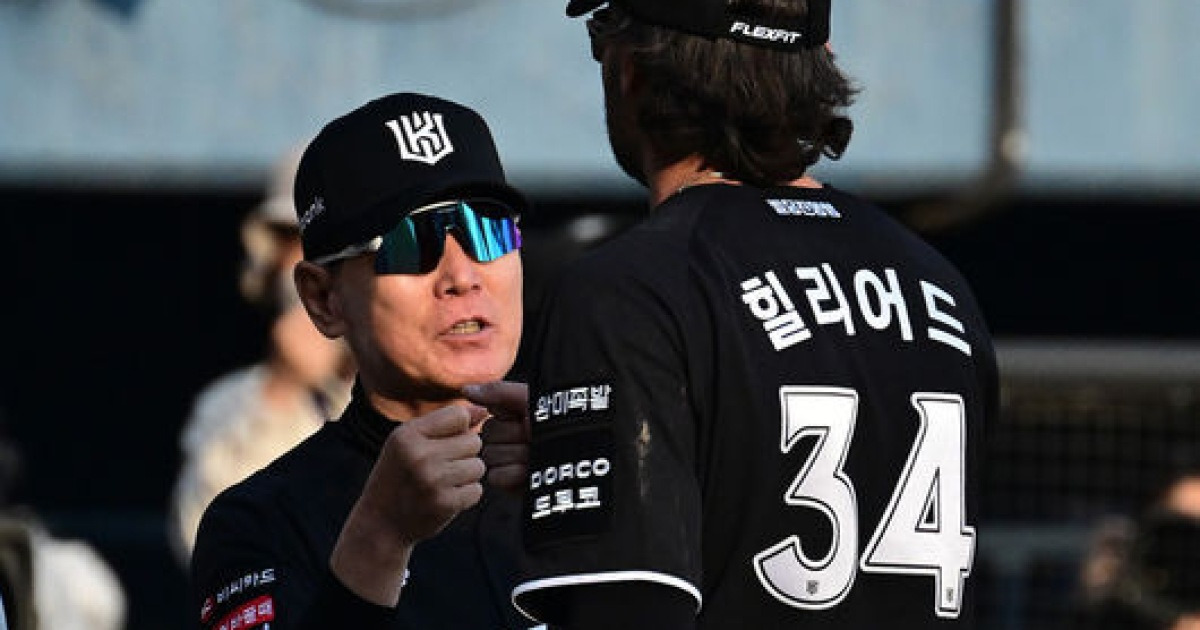 '역대 6번째 개막전 선발 전원 안타' KT, 천적과 우승팀을 동시에 깨다...이강철 "신인 이강민의 2타점으로 승기 굳히다"