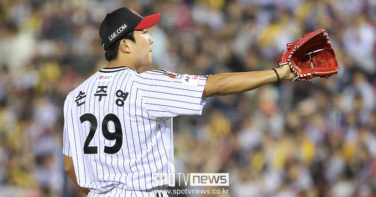 '1강' LG에 개막부터 악재…손주영 캐치볼하다 옆구리 손상, 다시 쉬어간다
