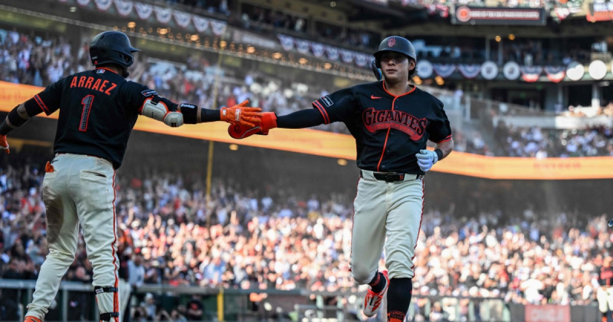 리드오프로 돌아온 이정후 개막 3경기 만에 터진 첫 안타는 장타, SF 3연패