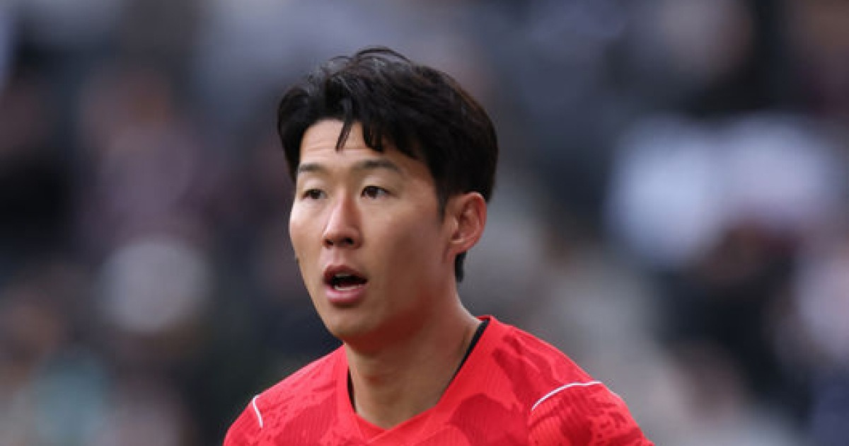 최악 패배에 고개 떨군 '주장' 손흥민, "상대가 누구든 항상 어려운 경기가 된다"
