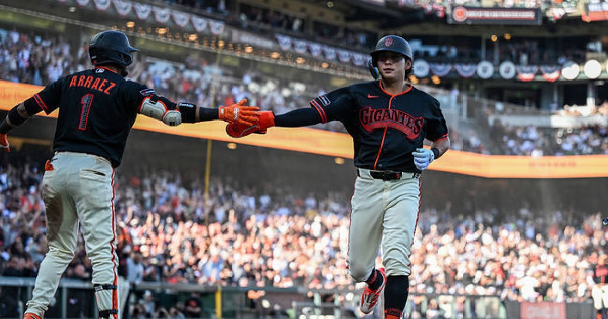 "3연전 동안 겨우 1점" 117년 만의 불명예 기록, 이정후의 첫 안타+득점에 주목한 이유