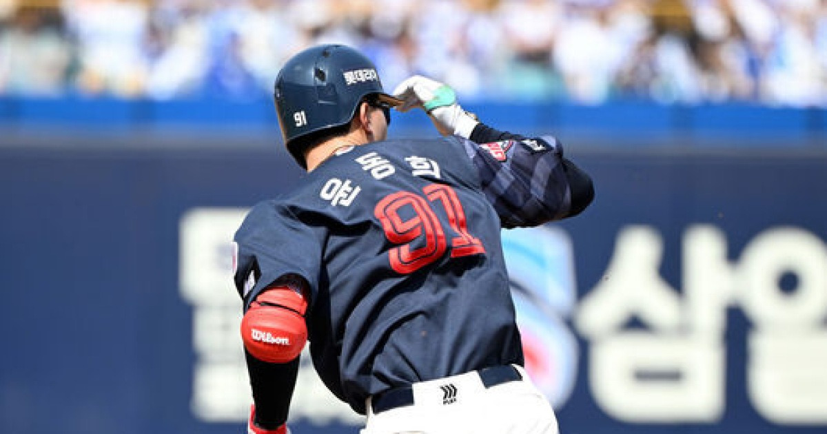 '봄데'에 제대로 긁힌 국대 출신 외야수, 이틀 연속 멀티히트..."타자들 모두 타석에서 망설임 없다"