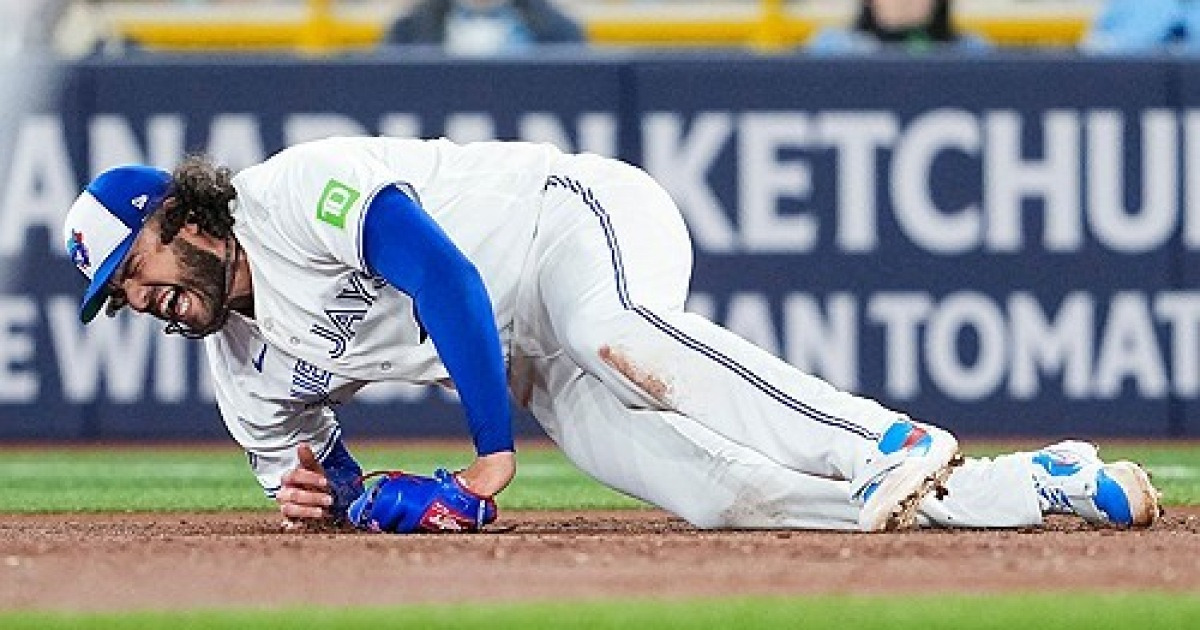 "몇 년 고생, 어떻게 이런 일이…야구의 신이 우릴 버렸다" KBO 평정→MLB 재도전 폰세, 복귀전서 무릎 부상 교체 '악몽'