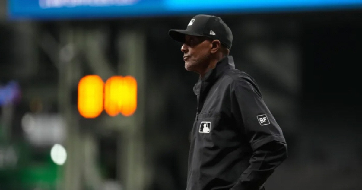 1G 판정 6번 ABS 번복 굴욕 美심판, 이번엔 1루서 오심…"퇴출시켜" 비난 봇물