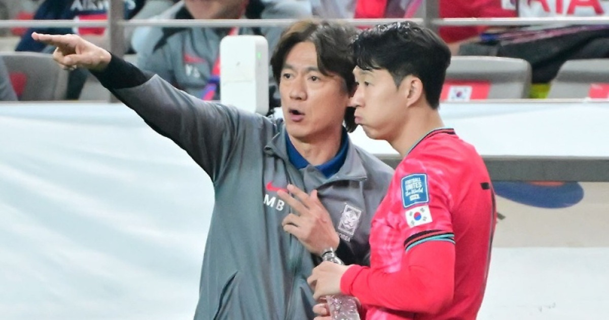 [오피셜] 홍명보 공식발표 "손흥민 선발서 빼라" 요구에 답하다… "팀의 중심, 의심 한 번도 안 해"