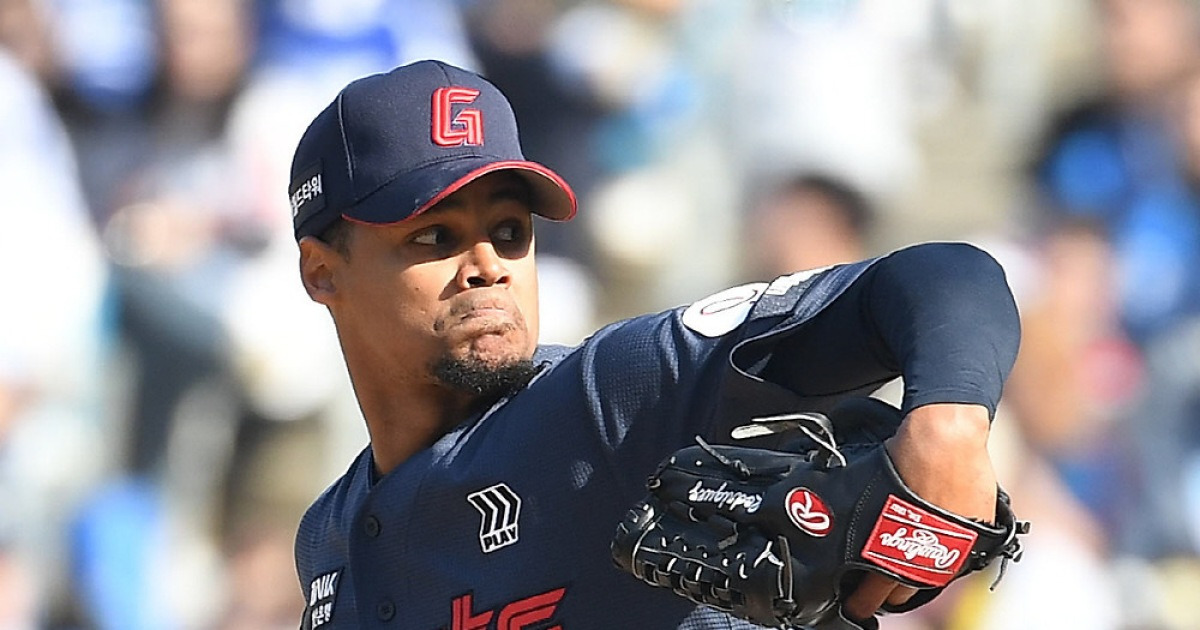 신기루처럼 사라진 '폰세급' 망상 → 롯데 로드리게스, 안 무서운 153㎞. 4이닝 9피안타 5볼넷 8실점 붕괴 [부산 현장]