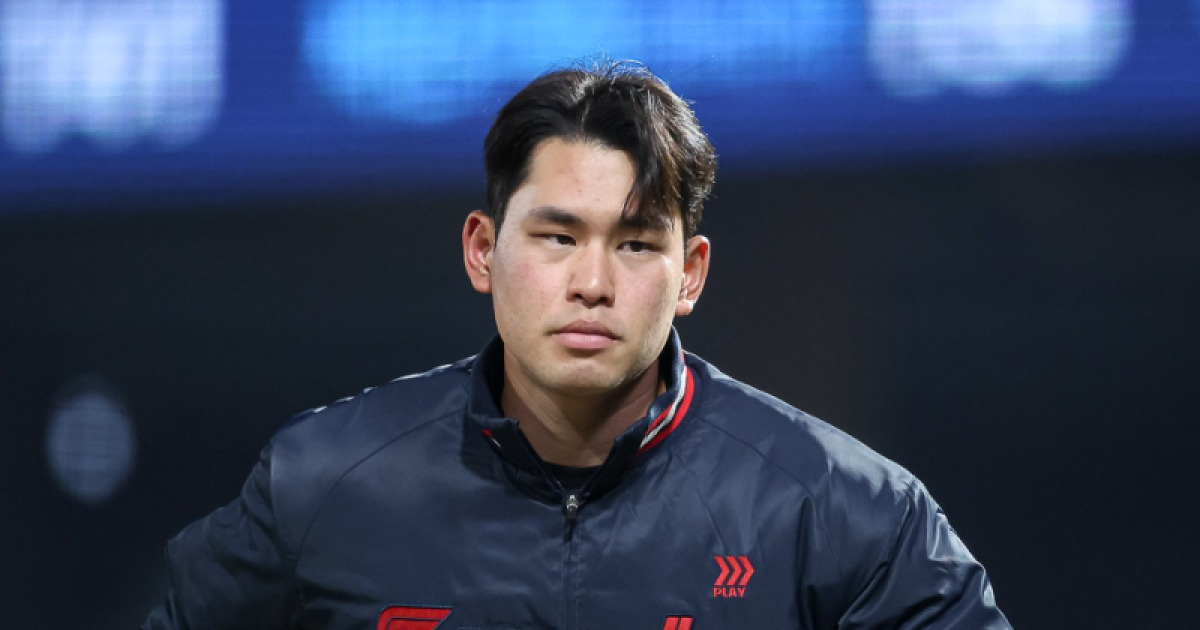 롯데는 졌지만...김진욱 맞아? 헛스윙 유도 비율 8.5→13.3%, 표정부터 달라졌다 [IS 피플]