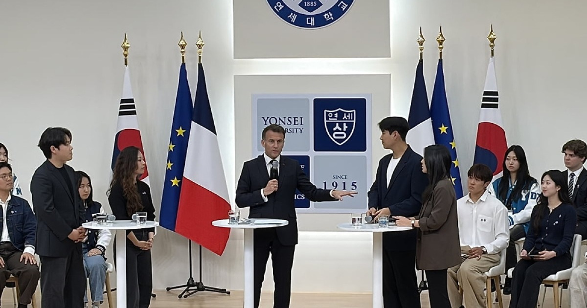 마크롱 "한국과 반도체·AI·양자 기술 협력 희망"