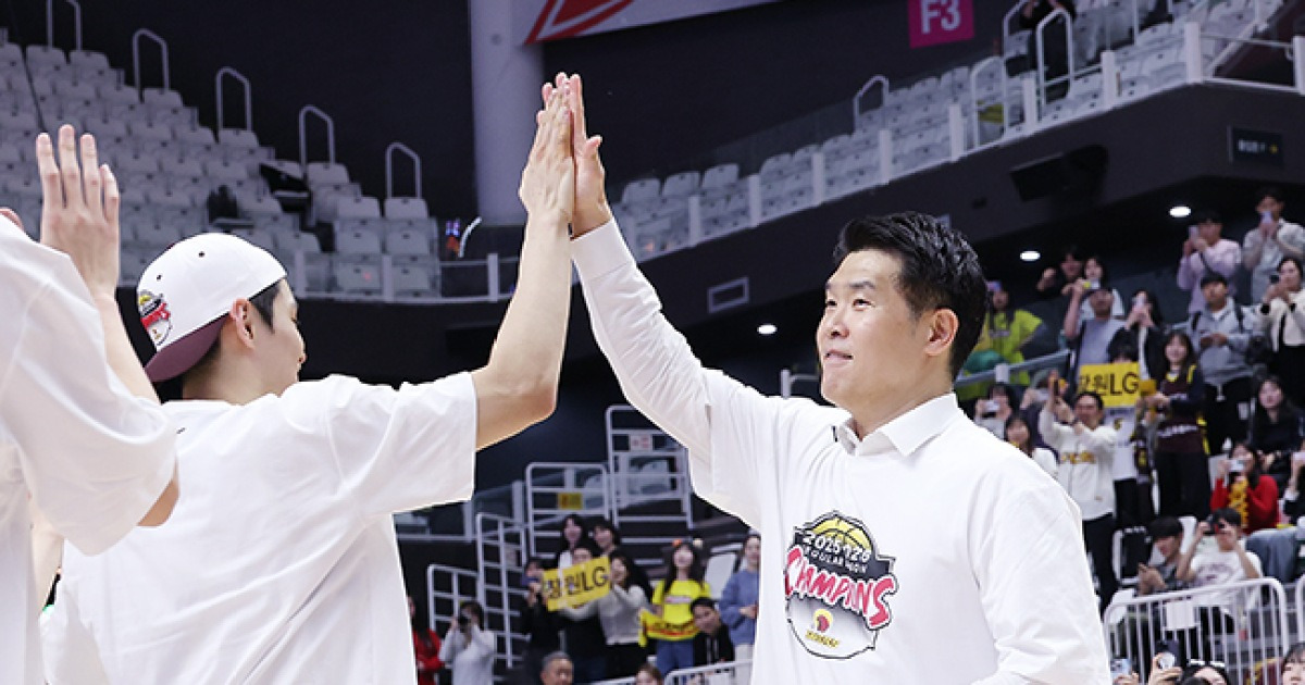 '정규리그 우승' LG 조상현 감독 "도와주신 모든 분들 덕분…책임지고 보답하겠다"