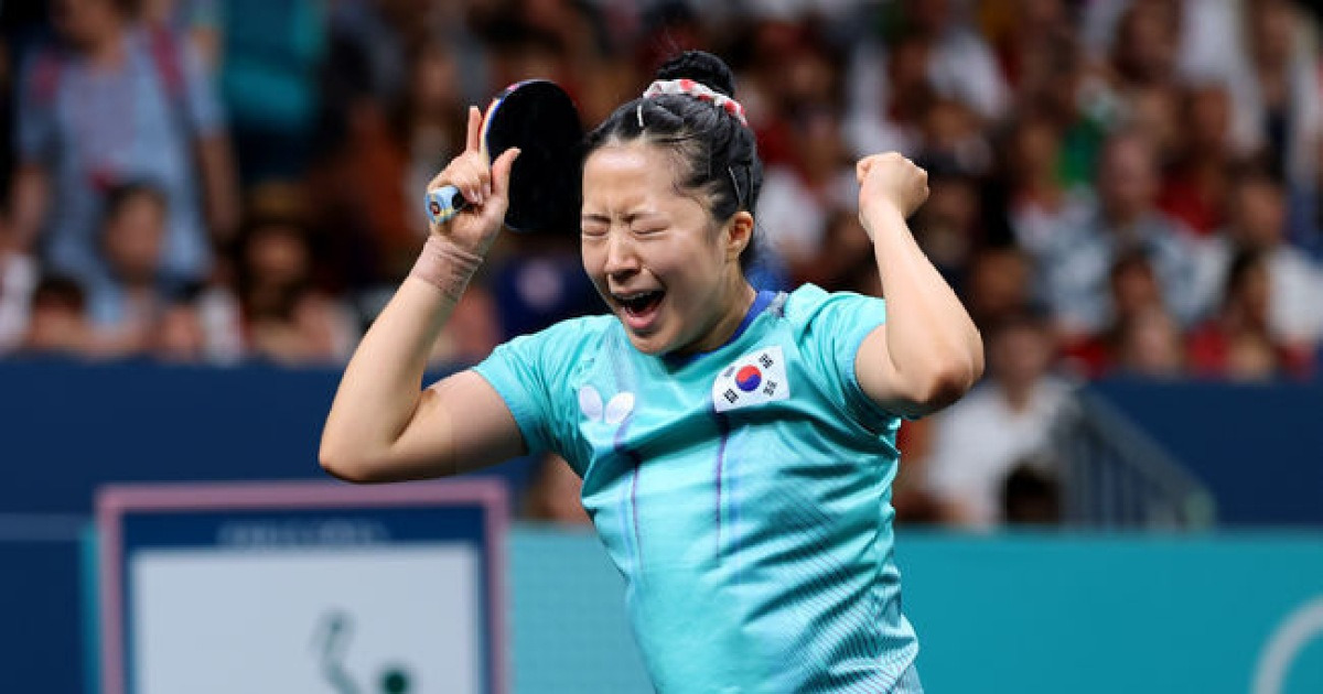 '상대 전적 전패 악몽 지웠다' 신유빈, 중국 3위 잡았다→경기 내용도 11-0 압도…월드컵 4강 진출