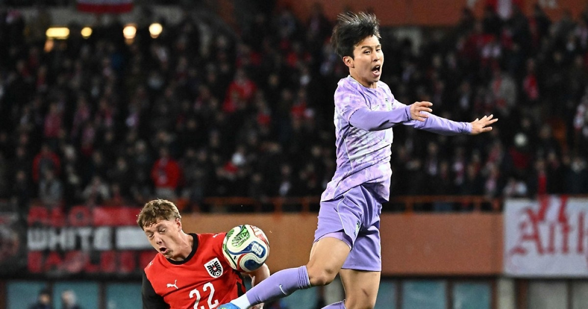 엄지성, 소속팀서 석 달 만에 골맛…손흥민의 '찰칵 세리머니'