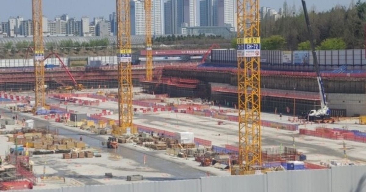 의왕 백운밸리 복합쇼핑시설 공사 현장 관련 이미지