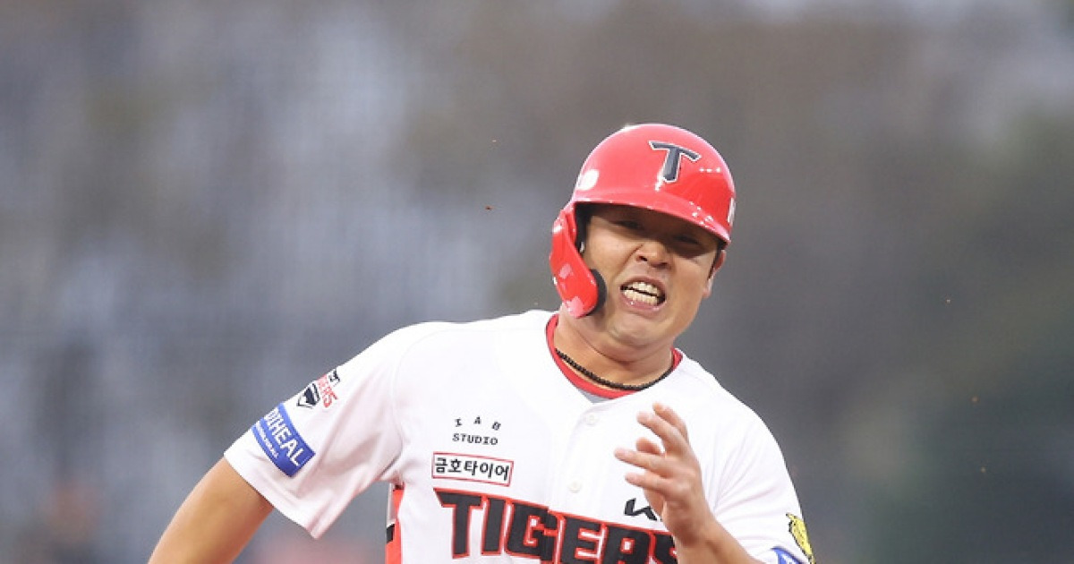 '눈물의 5년' KIA 최저연봉 육성선수 가장 빛났다…"지명 못 받아 힘들었죠, 1군 처음 무서워"
